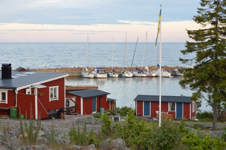 Storjungfrun aallonmurtajan suojissa